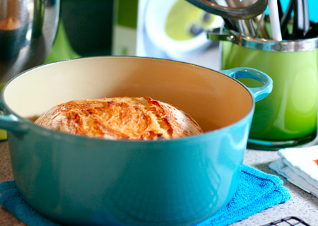 No Knead Bread (and a pretty new pot!) No Knead Bread in a turquoise dutch oven pot
