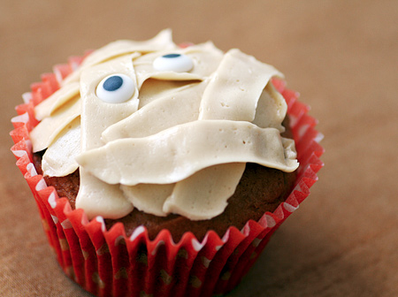 Pumpkin Chip Cupcakes with Brown Sugar Buttercream Pumpkin Chip Cupcakes with Brown Sugar Buttercream