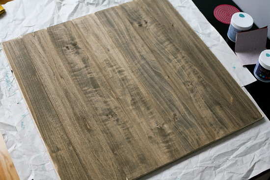 DIY Distressed Wood Photo Backdrop
